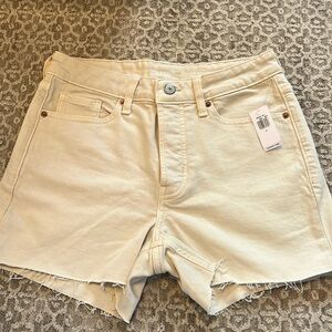 NWT Old Navy High Rise OG Straight Cut Off Jean Shorts in Cream